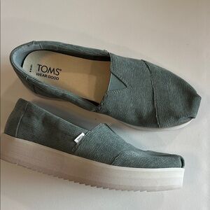 TOMS - Sage‎ green corduroy slip on canvas shoes, 8